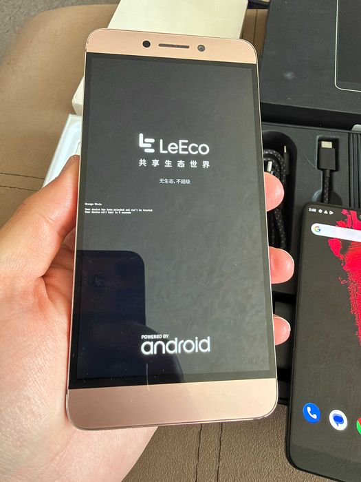 Essential Phone PH-1 и LeEco X620