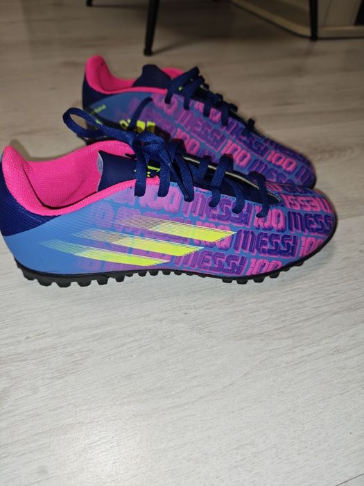 Продавм стоножки Adidas X Speedflow Messi.4 TF