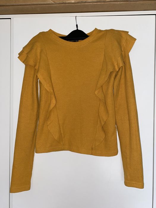 Bluza Bershka cu volanase