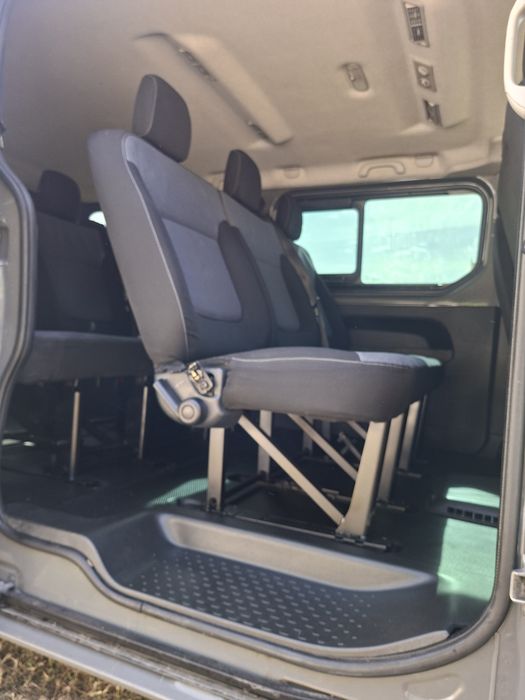 Opel vivaro 8+1 varianta lunga
