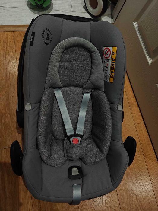 maxi cosi rock nomad grey i size + подложка за новородено