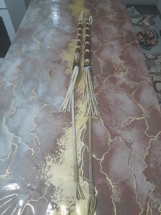 Қамшы, арқан сатылады