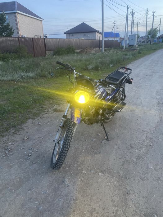 Мотоцикл yaqi 200