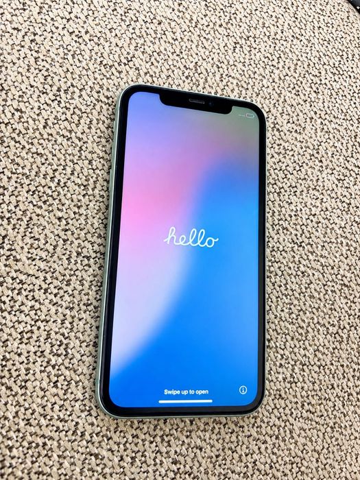 iPhone 11 64GB Mint – с кутия и подарък протектор.