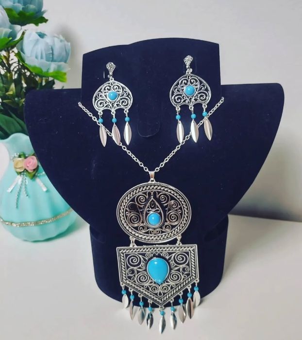 Национальные наборы украшения