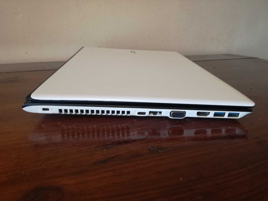 Продавам Acer Aspire E15 E5-575G-37YW НА ЧАСТИ