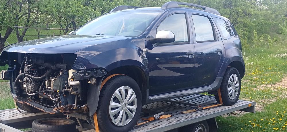 Dacia Duster  4x4  avariata  1.5 dci   234.000 km