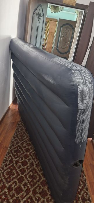 Надувной матрасс intex