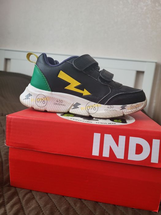 Кроссовки демисезонные