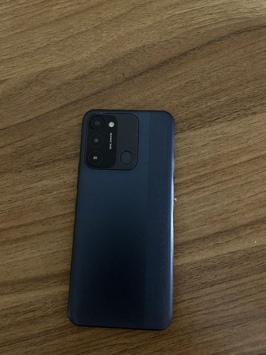 Tecno spark 8C..