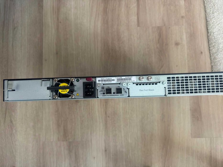 Switch cu 24 porturi Aruba JL320A, 128 Gbps, 95.2 Mpps, 4 porturi SFP, 1U, PoE+