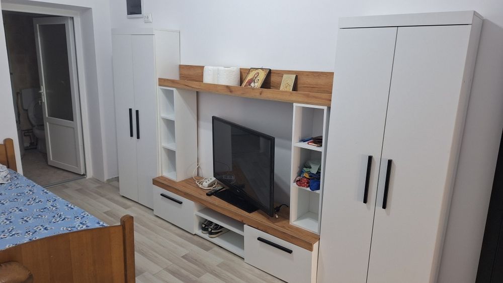 Închiriez  garsoniera  pe termen lung