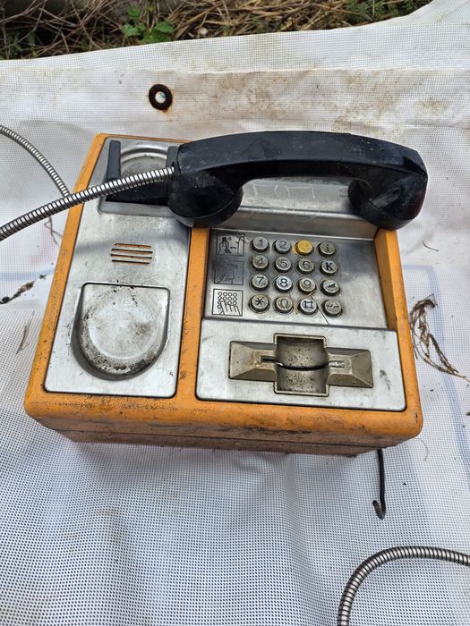Telefon public vechi pentru colectionari Ramnicu Valcea • OLX.ro