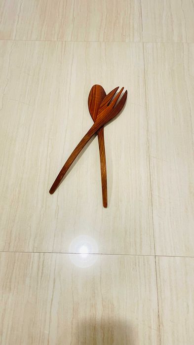 Прибори за сервиране от чист орех (салата)