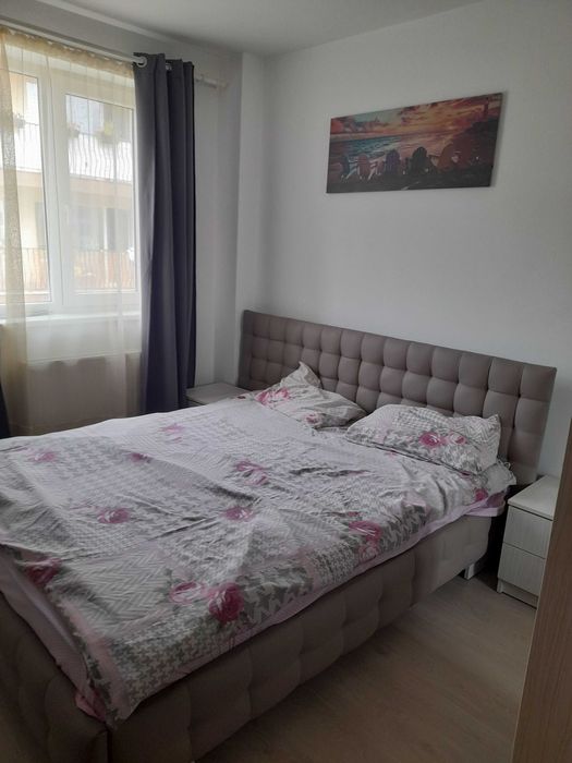Inchiriez apartament in Floresti
