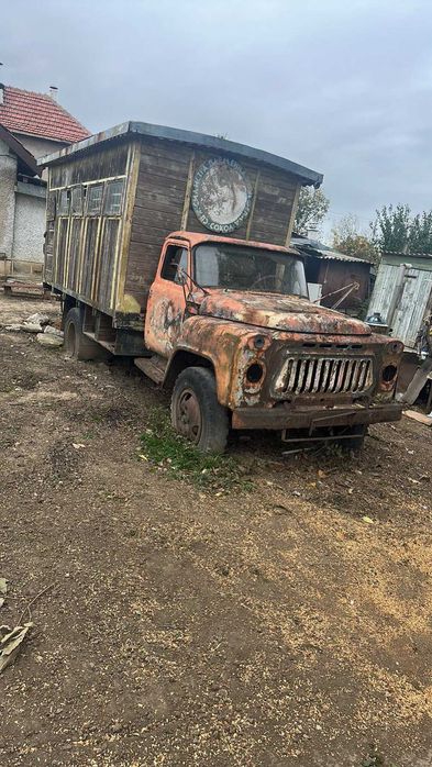 Продавам фургон монтиран върху камион