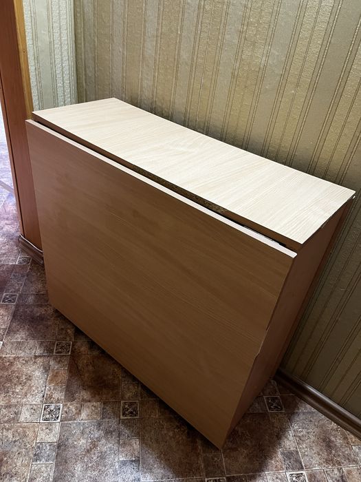 Стол книжка для дома