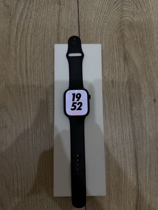 Продаю Apple Watch series 10.