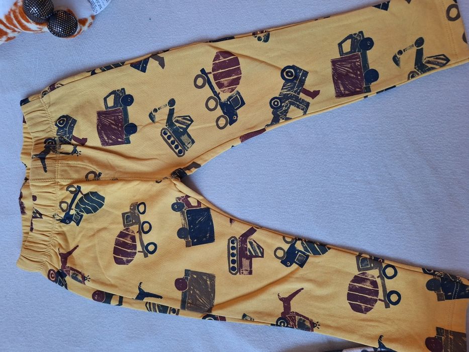 Нови дрешки за детенце до 4 години .