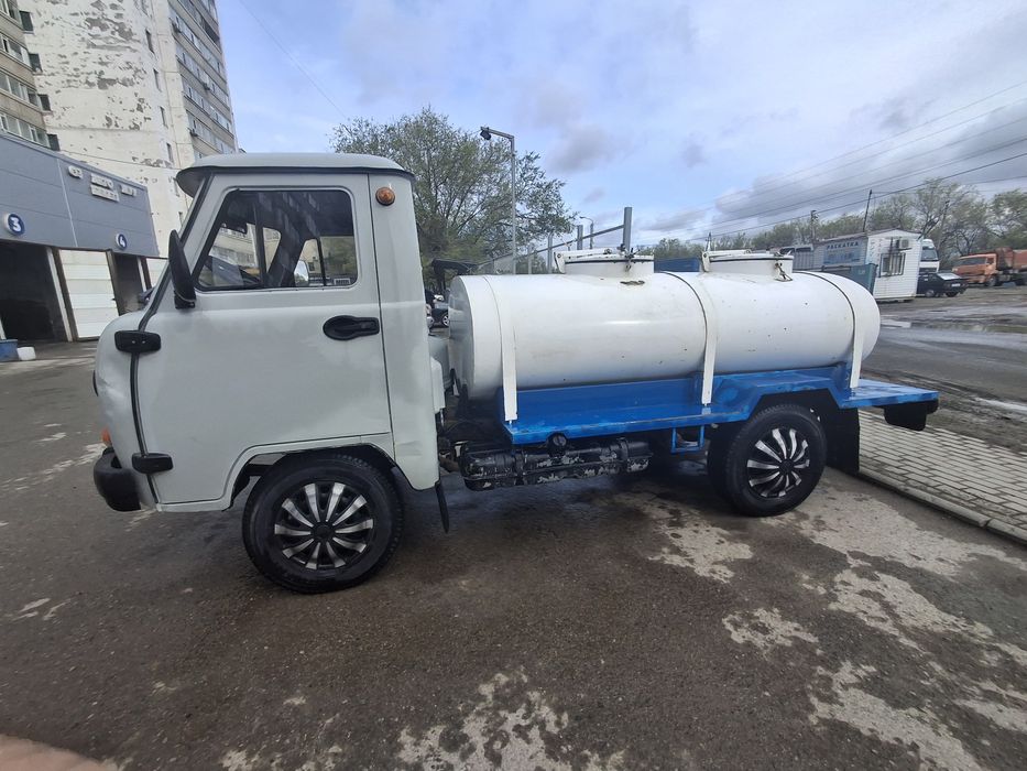 Продам молоковоз УАЗ