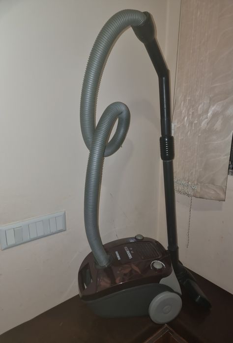 Пылесосы Samsung и Redmond.