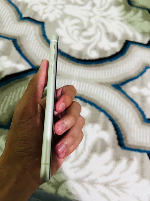 Iphone 11 xotira 64 GB