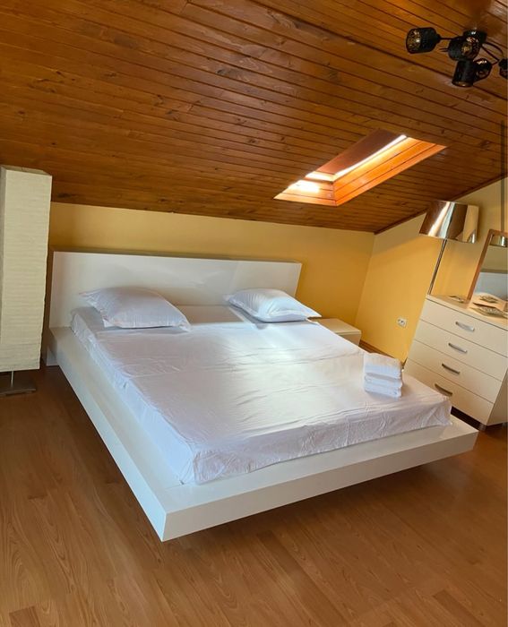 Vila petreceri pe lac Snagov cu piscina si barca