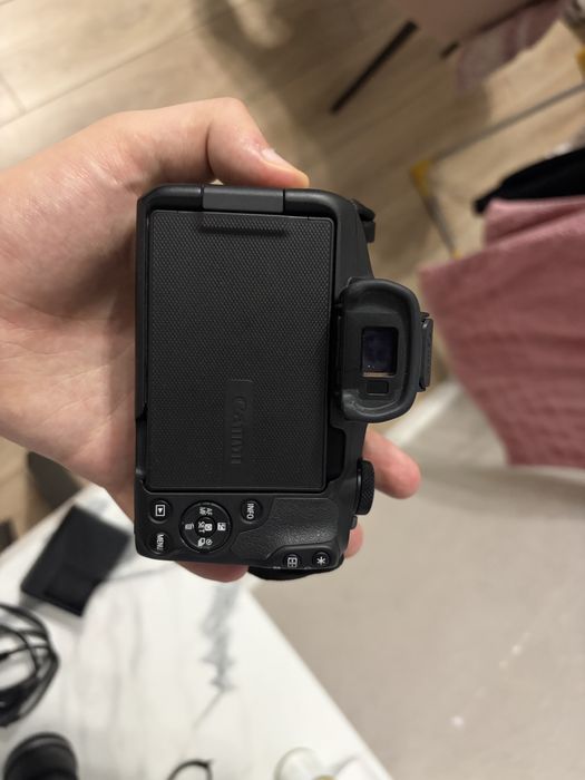 Фотоаппарат Canon EOS R50