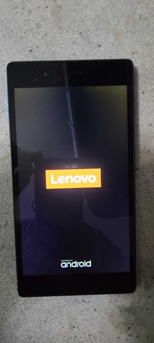 Таблет ЛЕНОВО работещ