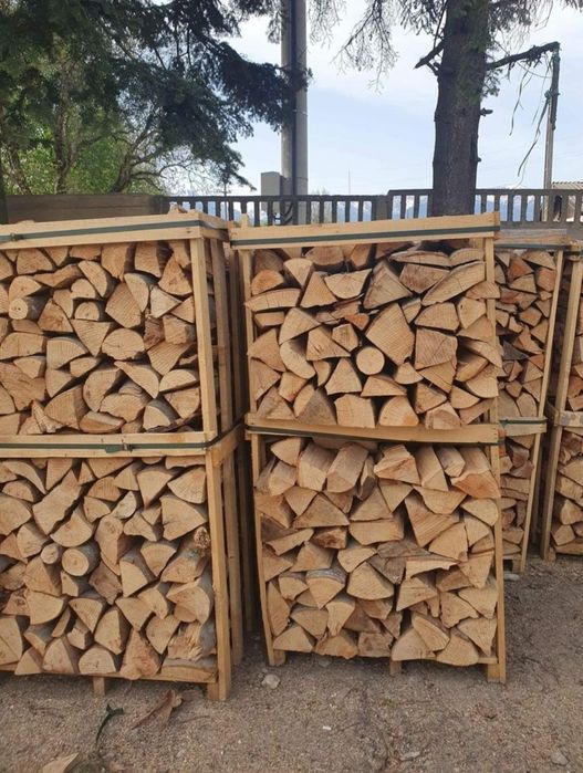 Lemn de foc de fag paletizat livrat la domiciliu