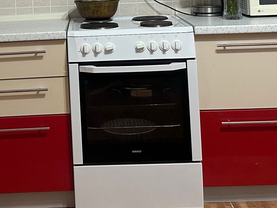 Продам электрическую плиту