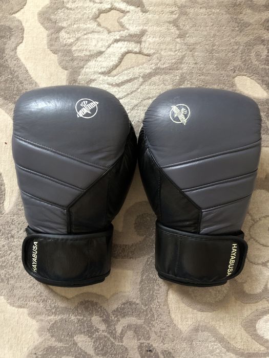 Перчатка боксерская HAYABUSA