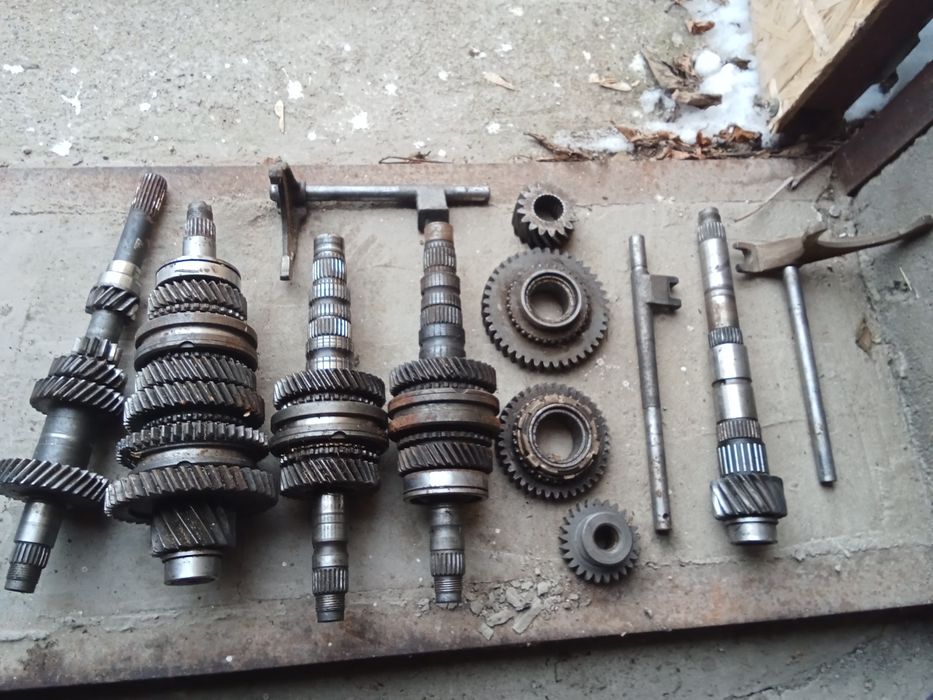 Продам запчасти от коробки ваз