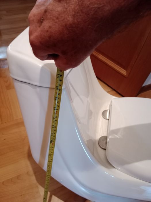 Сантехника, унитаз