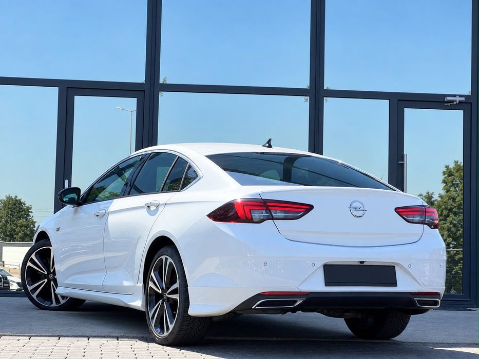 Vând Opel Insignia