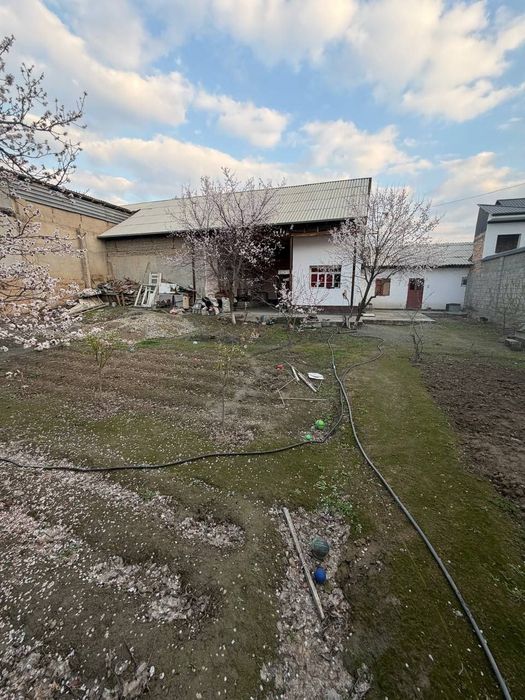 Ховли Уй сотилади