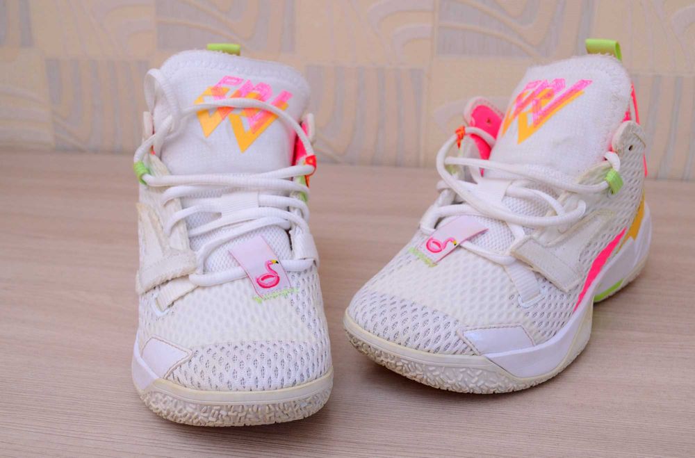 обувь спортивная