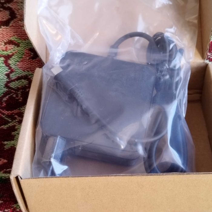 Ново зарядно 65W USB Type C , 5- 20V