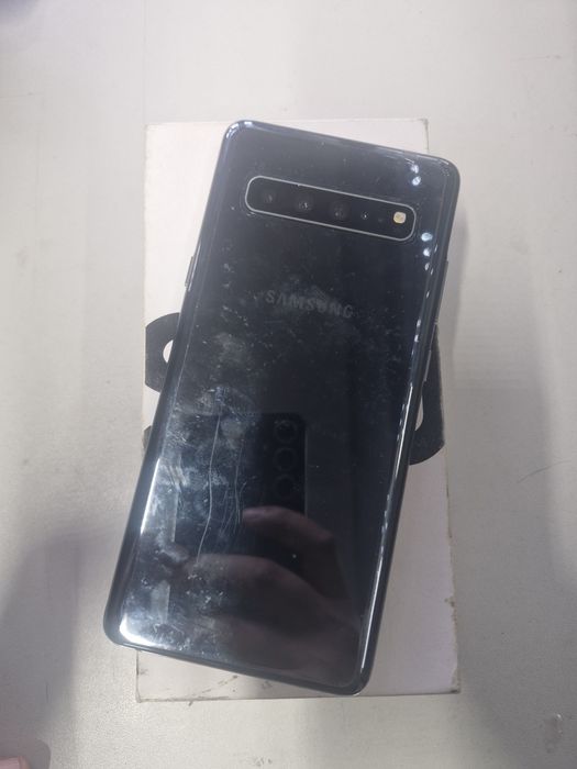 Продам Самсунг S10.5G.