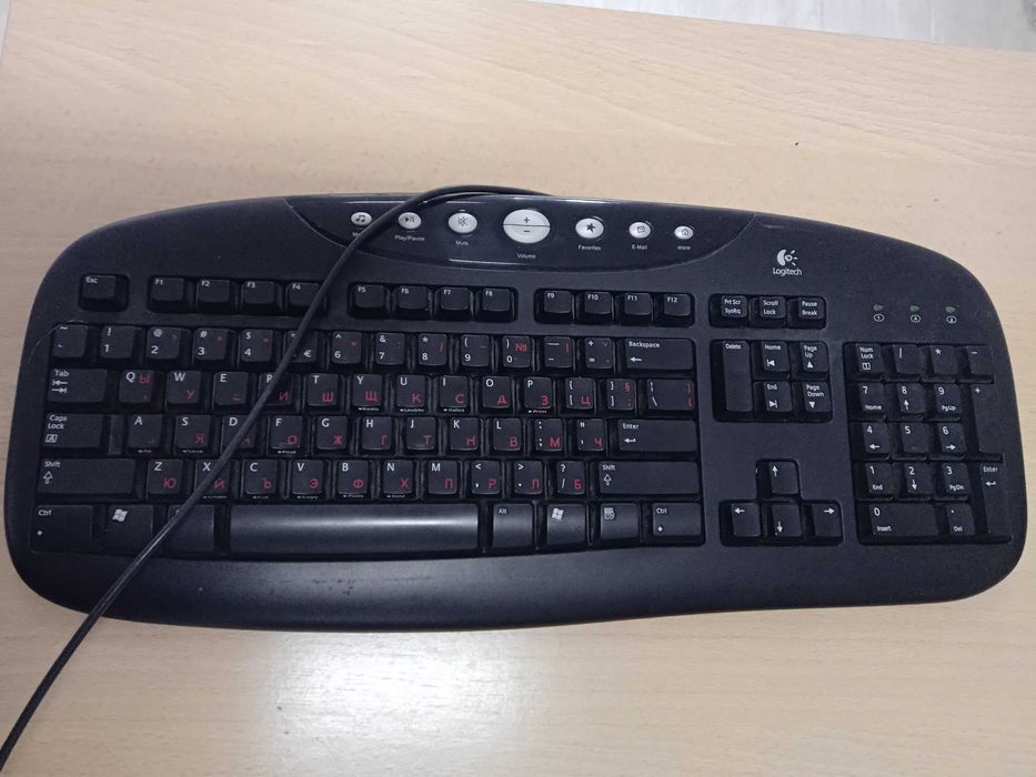 Продавам  клавиатури - 15 лв. броя.