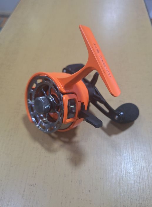 Катушка на зимний спиннинг
