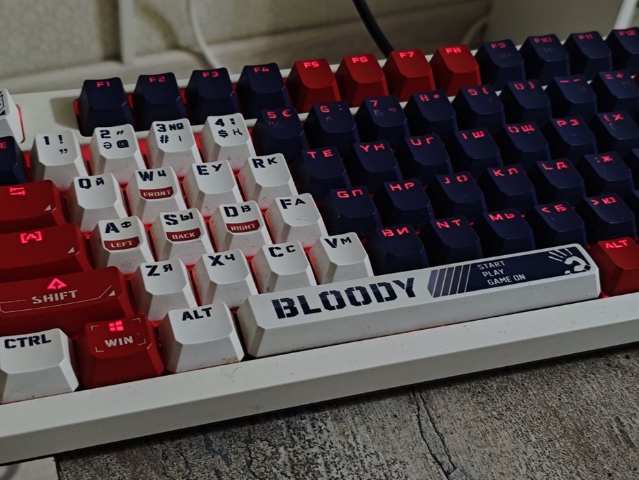 Продам клавиатуру bloody ws98