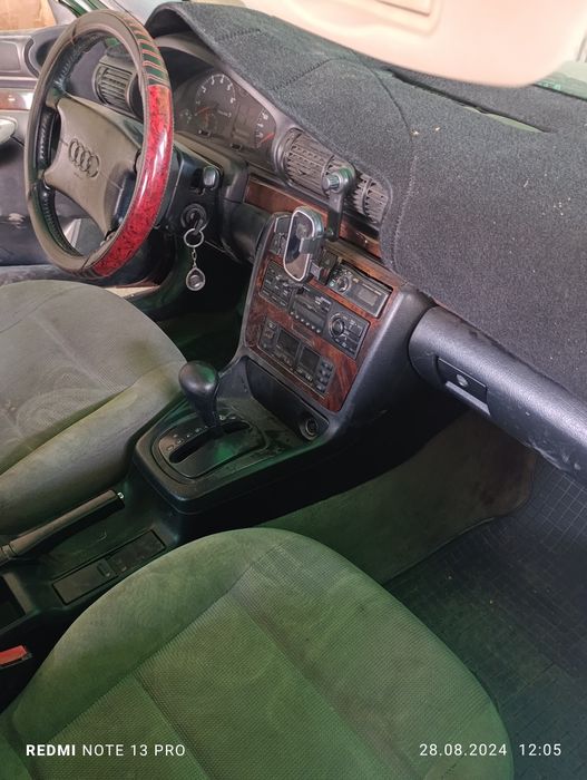 Продам Ауди А4 срочно вариант есть