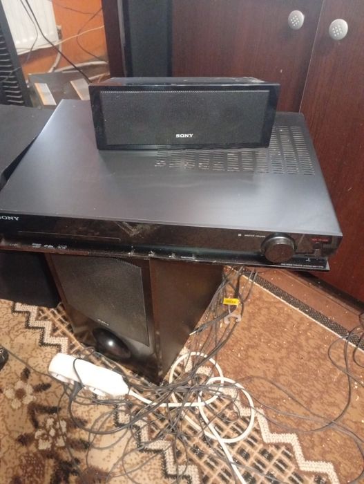 Продава се двд плеър домашно кино Сони моделDAVTZ715н о  сони