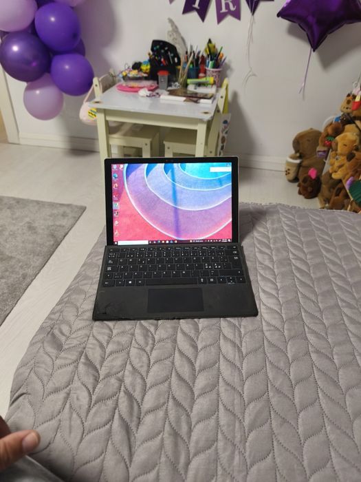 Tableta Microsoft Surface pro 4 cu touchscreen display 2k Windows 10 office