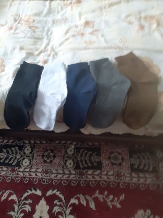 Vând șosete pentru  bărbați 5perechi culori  diferite  10lei 5 perechi