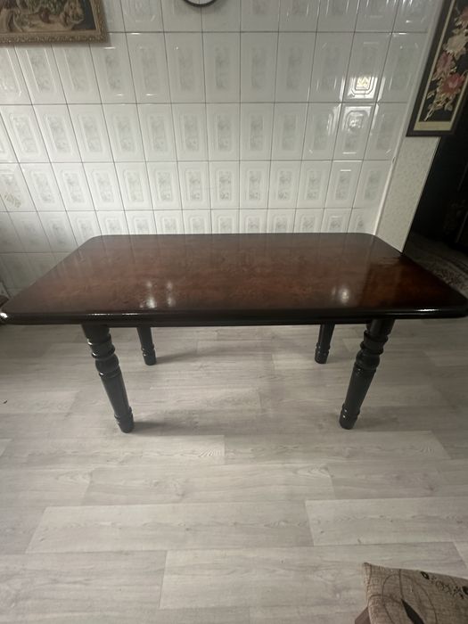 Продам стол б/у дерево