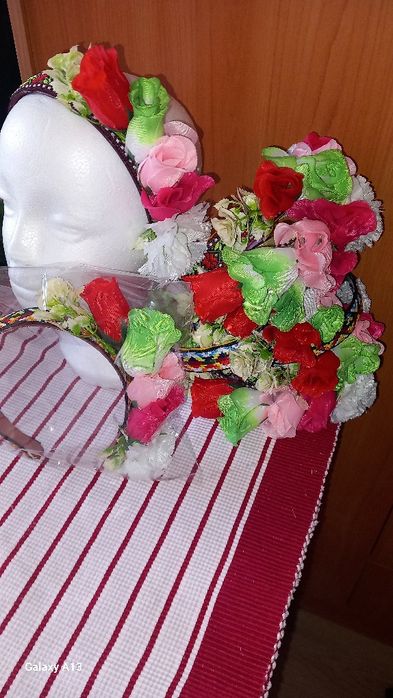 Предлагам красиви весели диадеми за различни поводи