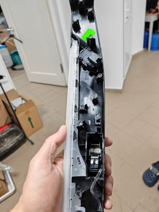 Ornament ușă dreapta față BMW X1 F48 cod 12747604 pachet lumini