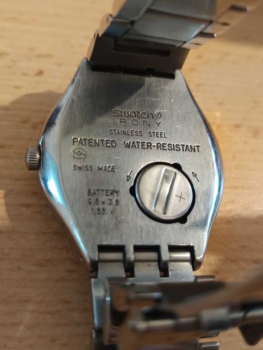 Ceas Swatch model AG 2001 unisex